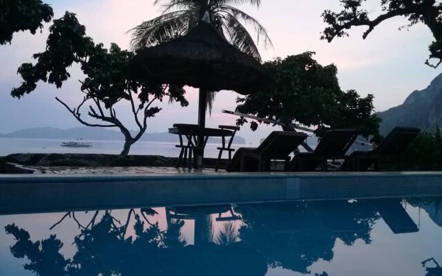 Four Seasons Seaview Hotel