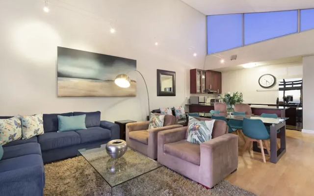 Penthouse F23 Seaside Village