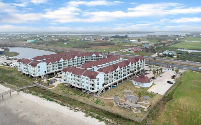 Seascape 2107 1 Bedroom Condo by RedAwning