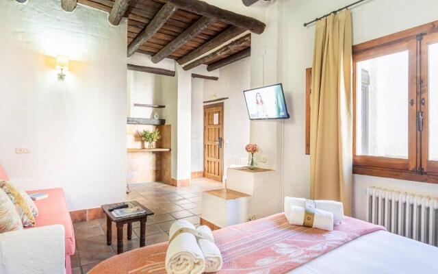 Romantic apartment in Granada with shared pool