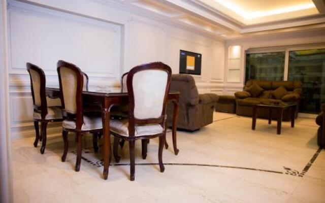 Tohfa Luxury Apartment