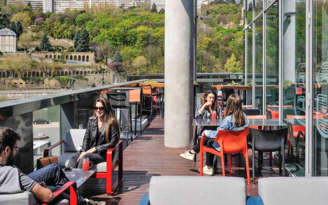 Novotel Lyon Centre Confluence Bord de Saone