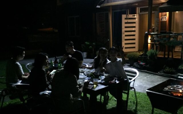 A-rock Guesthouse - Hostel