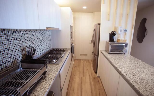LatitudLuxe apartment in Providencia with pool and gym