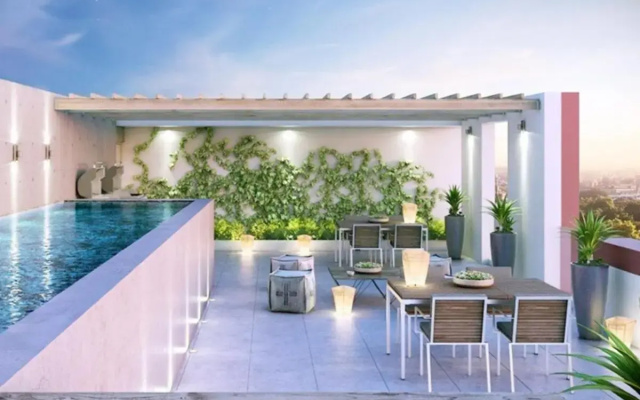 The Paragon LUXE with Rooftop Pool and Gym