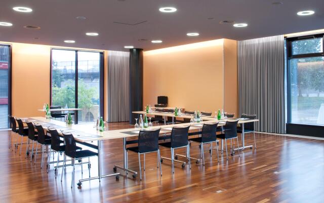 Holiday Inn Zurich - Messe, an IHG Hotel