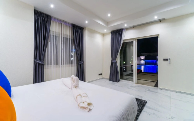 Luxury Pool Villa 54