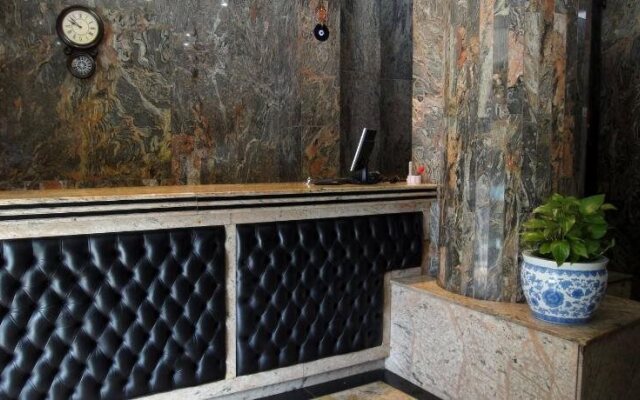 La Guardia Hotel