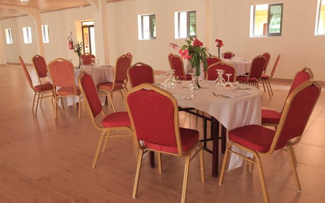 Gestone Hotel & Restaurant