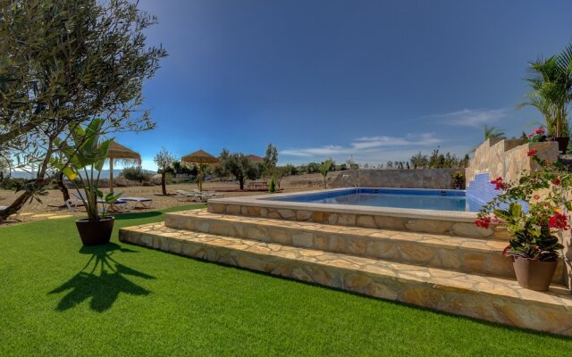 Villa Damara