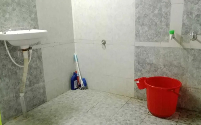 Square & Dormitory Stays