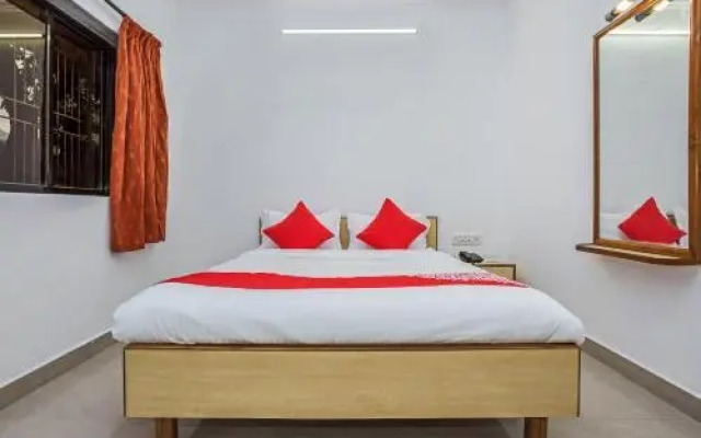Oyo 24889 Prabhat Plaza