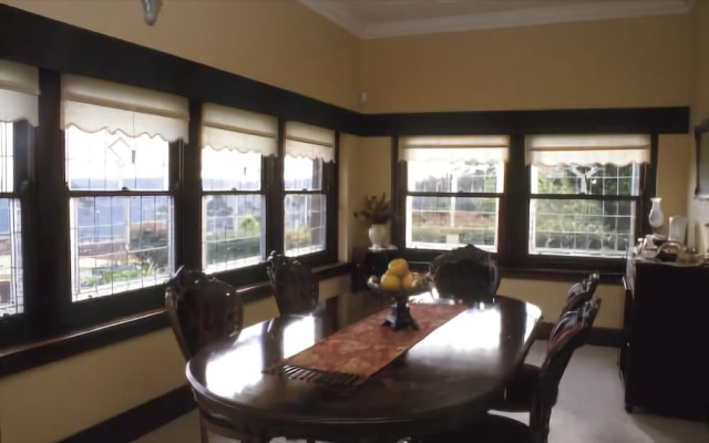 Windradyne Boutique Bed & Breakfast