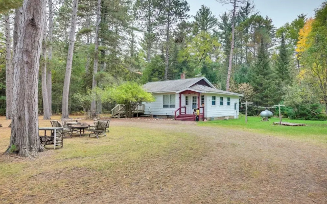 Peaceful Saint Germain Home w/ Fire Pit!