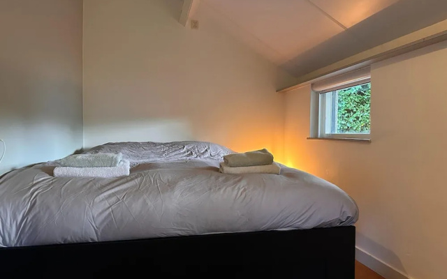 Scenic Stay Near Town & Lake