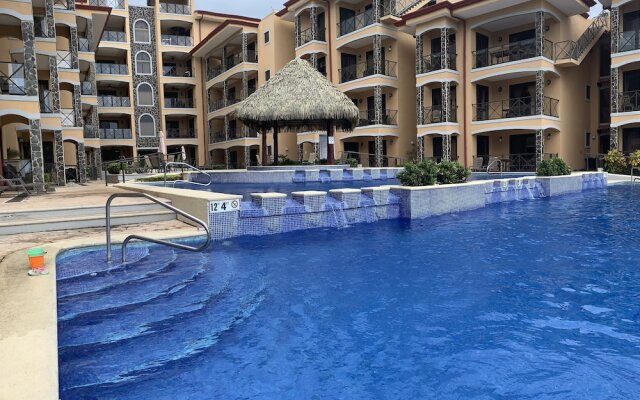 Beachfront Jaco Condos - Fully Equipped - 6 Pax