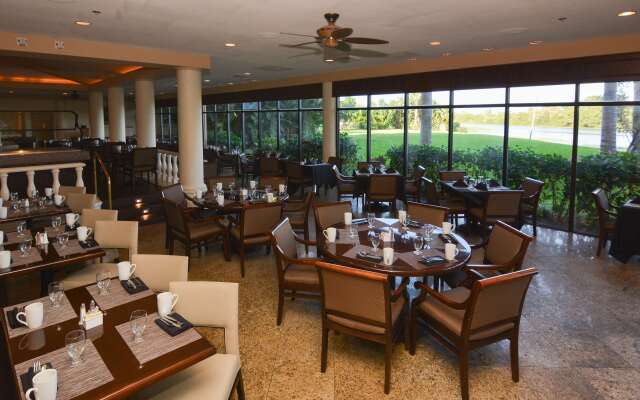 Hilton Palm Beach PBI