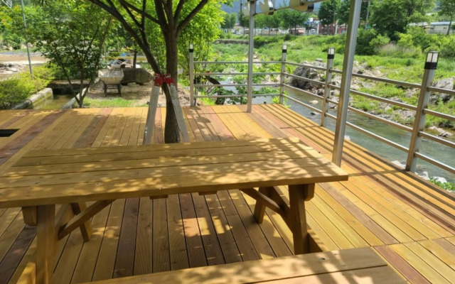 Muju Windmills and Streams Pension