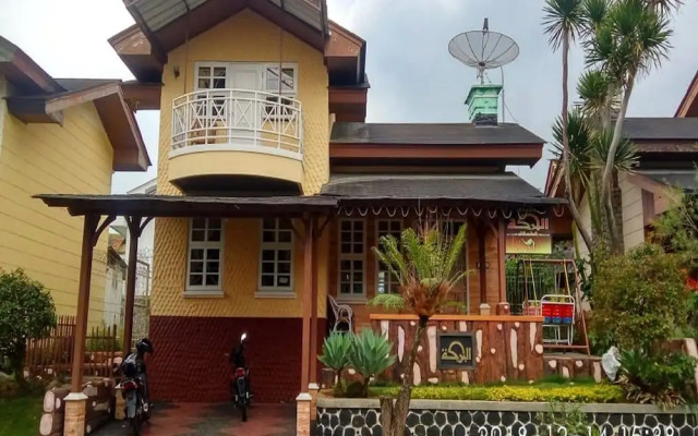 Villa Kota Bunga Allamanda