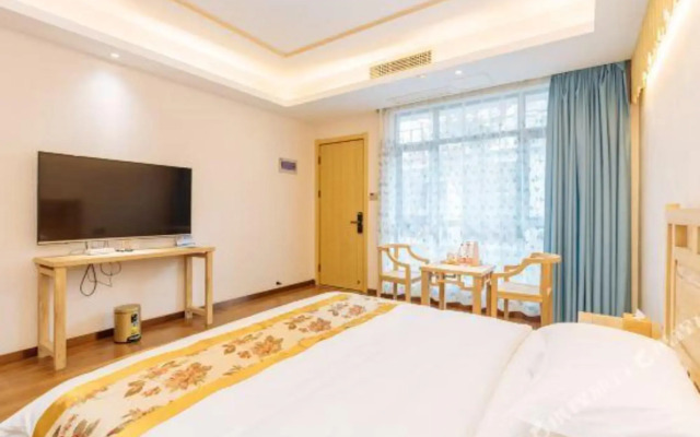 Mo Ni Tang Jia Hot Spring Inn