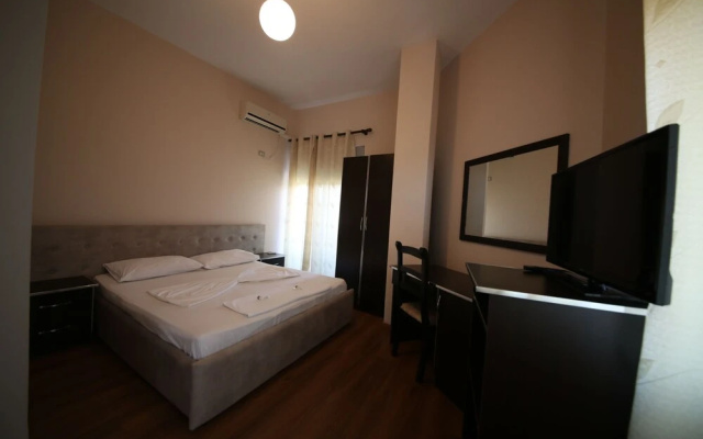Hotel Holiday