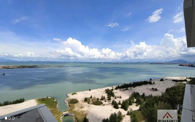 Rumahku Gurney with 270 degree Sea View