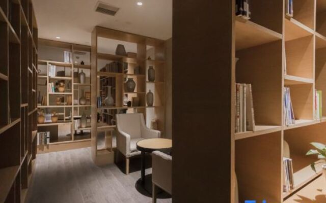 Weiren Hotel (Yining City Government)