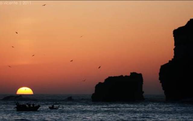 Dom Dinis Nazare Beach