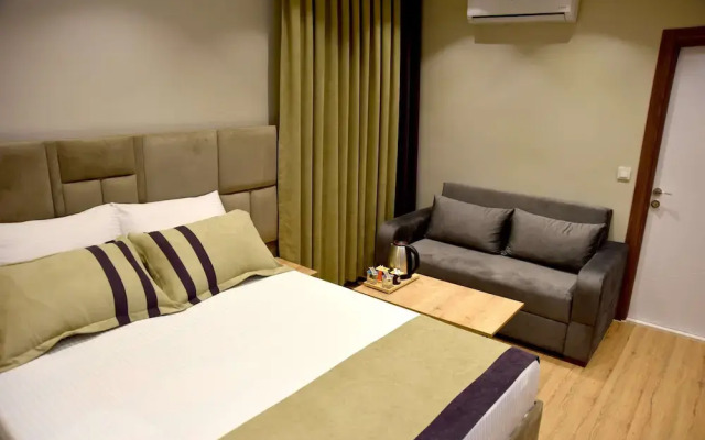 EdwinPlus Hotel