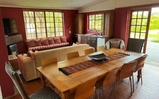 "room in B&B - Adnaan's Secret Garden: Blue Room"