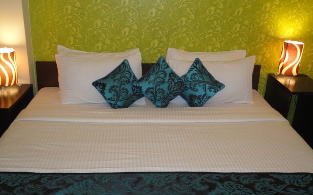 Kehar Palace by OYO Rooms