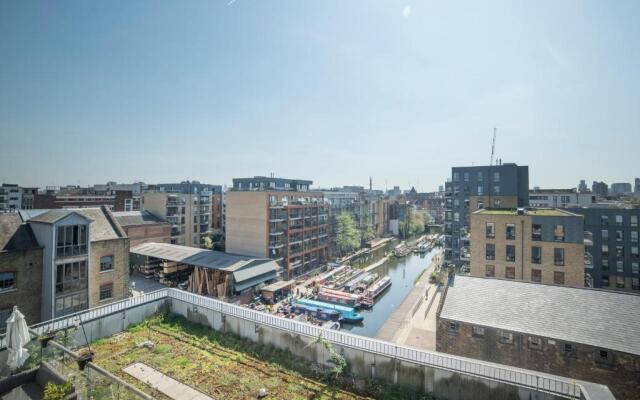 D8 - Canal View Apartment