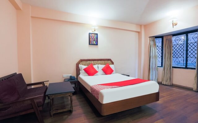 OYO 48910 Hotel Blue Bird