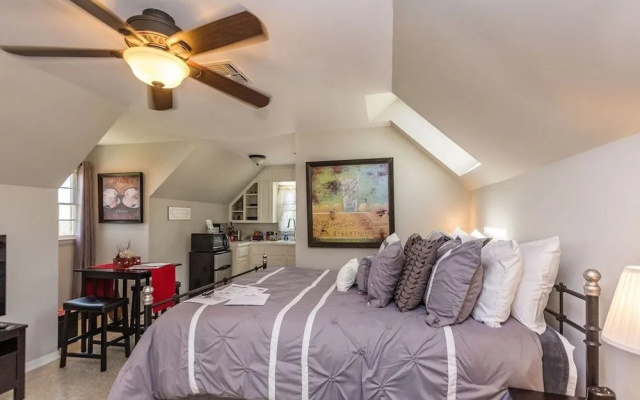 Gastehaus Royal Oaks Studio Bedroom Apts by Redawning