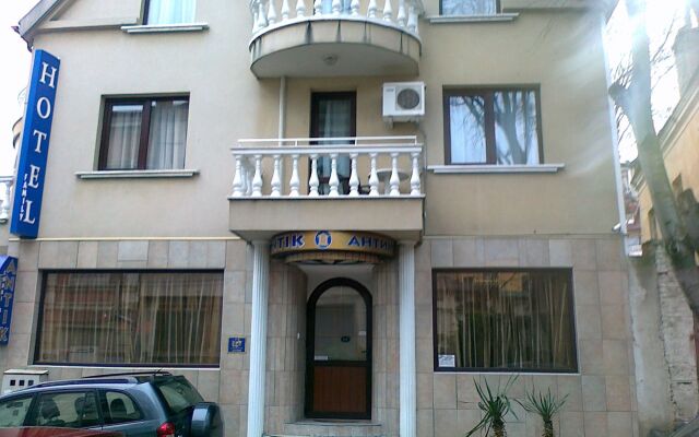hotelImage