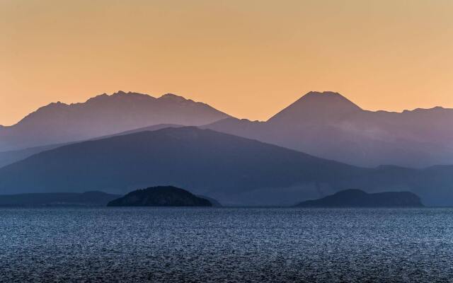 Sails On The Lake