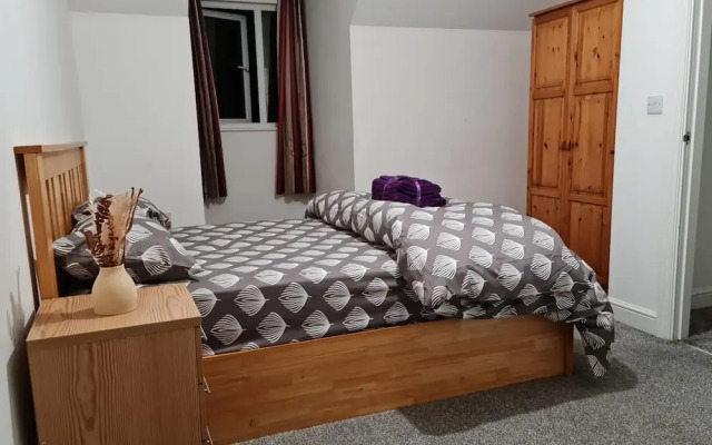 Impeccable 4-bed House Near Manchester City Centre