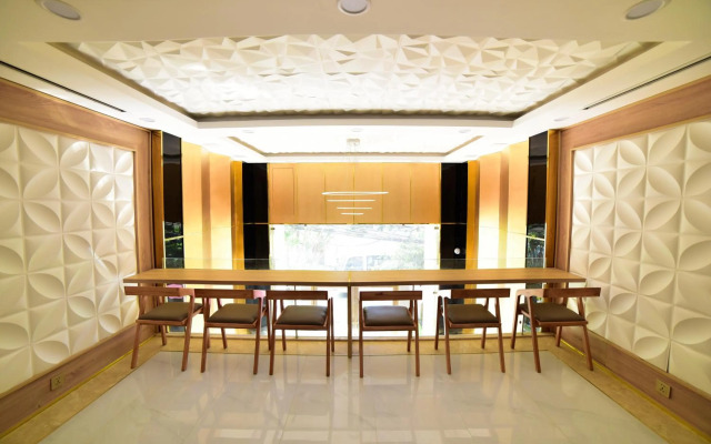 Ruby Hotel
