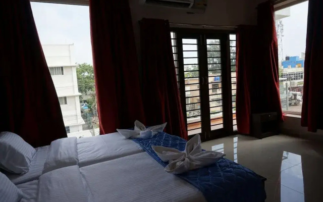 Solitaire Service Apartments