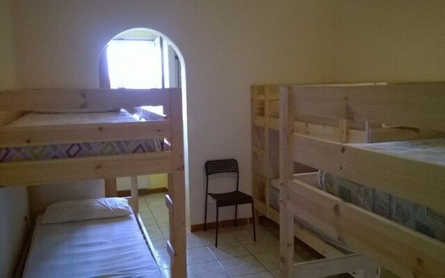 6-bed Room for Rent With Private Bathroom - Molise