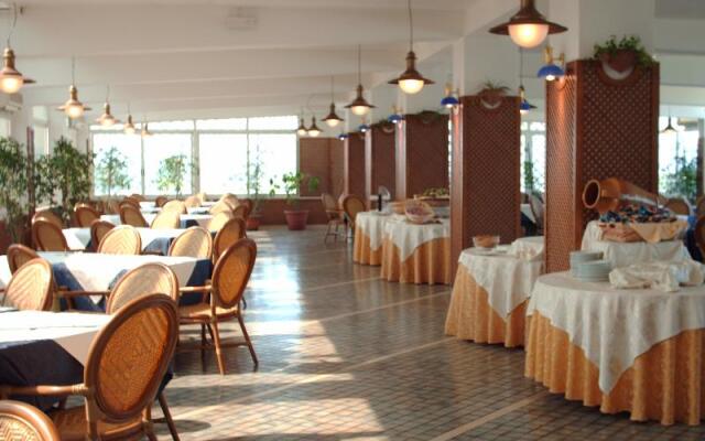 Eden Beach Club