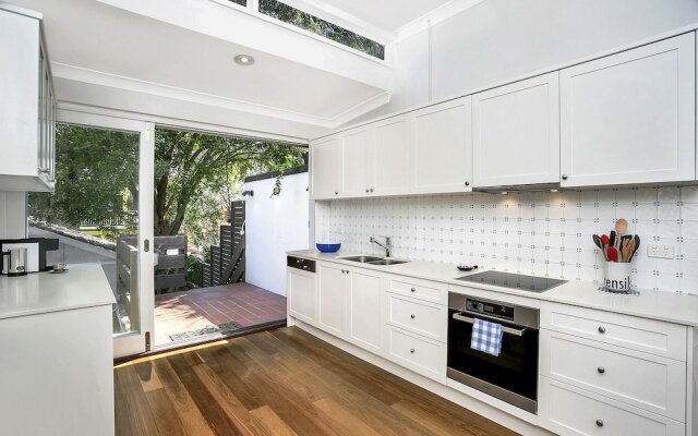 Live the Bondi Lifestyle - BB002