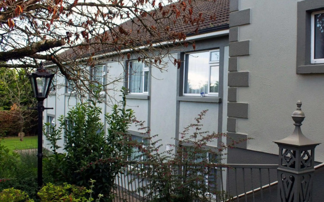 The Rhu Glenn Hotel