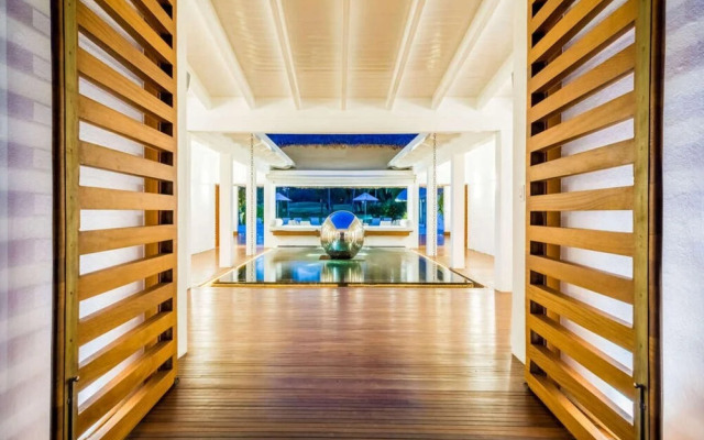 Sunny Vacation Villa 65