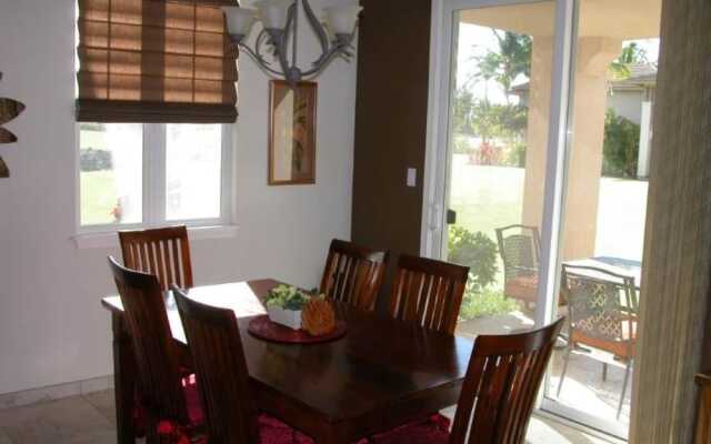 Colony Villa Paradise Among the Palm Trees