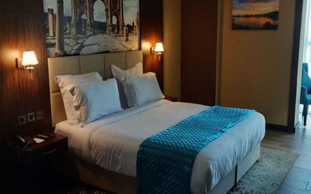 LB Suite Hotel