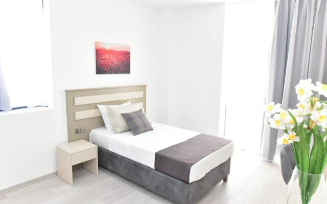 Alya Rooms