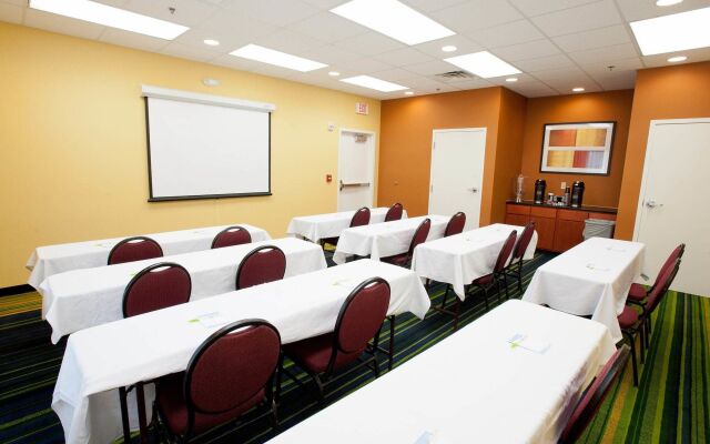 Country Inn & Suites by Radisson, Wichita East, KS