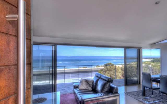 Freycinet Beach Apartments