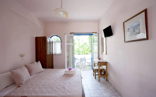 Stefano Apartments